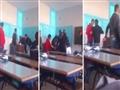  فيديو صادم لطالب يضرب أستاذه في المغرب.. وهذه ردو