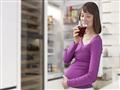 تناول الحامل للمشروبات الغازية يمكن أن يصيب الأجنة