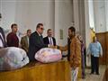 توزيع 400 بطانية ولحاف للعمال والسائقين بمجلس مدينة الفيوم (3)                                                                                                                                          