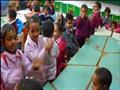 وكيل تعليم المنيا يرقص مع الأطفال داخل الفصل (2)                                                                                                                                                        