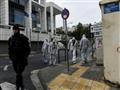 محققو الشرطة اليونانية في موقع انفجار عبوة في اثين