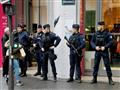 شرطة باريس تقتل رجلا يحمل سلاحًا