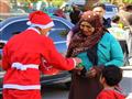 بابا نويل يوزع الشكولاتة والهدايا على السياح والمواطنين (2)                                                                                                                                             