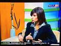 ظهور يد خلف مذيعة بقناة nile tv