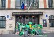 أغلق المحتجون مداخل المدارس في باريس باستخدام صناديق القمامة                                                                                                                                            