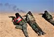 جنود الجيش السوري يطلقون النار باتجاه مواقع تنظيم 