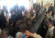 متظاهرو الخبز يمنعون رئيس دسوق من مغادرة (1)