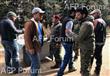 مسلحون يسلمون أسلحتهم للمثلي الجيش السوري في دمشق 