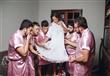 طالبة هندسة تستعين بأصدقائها الشباب للقيام بدور وصيفات زفافها                                                                                                                                           