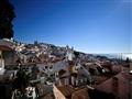 لقطة لحي الفاما السياحي في لشبونة في 02 آب/اغسطس 2