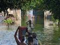 قرويون متضررون من جراء الفيضانات في قرية في مالدا 