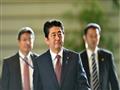 رئيس الحكومة الياباني شينزو آبي لدى وصوله إلى مقره