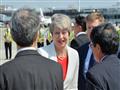 مسؤولون يابانيون يستقبلون رئيسة الوزراء البريطانية