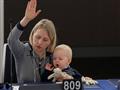  أشهر 5 أوربيات مارسن الأمومة في البرلمانات