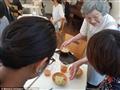 مطعم ياباني يوظف مصابون بـ"الخرف"                                                                                                                                                                       