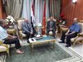 محافظ بورسعيد يستقبل النقيب العام لمعلمي مصر (1)