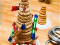   حلوى كرانسيكيج في النرويج والدنمارك تصنع حلوى الكرانسيكيج من حلقات الكعك المكدسة على شكل برج.                                                                                                         