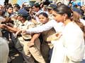 الشرطة الهندية تحمي النجمة ديبيكا بادوكون (6)                                                                                                                                                           