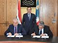 توقيع عقد توريد اليوريا بين شركة السويس لمشتقات الميثانول وشركة أبو قير للأسمدة                                                                                                                         
