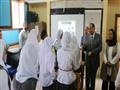 محافظ الفيوم يزور طالبات الثانوي ضحايا الاختناق داخل الفصل بالمستشفى (4)                                                                                                                                