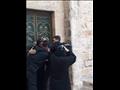 الاعتداء على رهبان كنيسة السلطان (3)                                                                                                                                                                    
