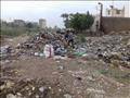 القمامة تحاصر المدخل الرئيسي لقرية بنجا بسوهاج   (9)                                                                                                                                                    