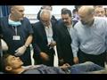 رئيس الوزراء عمر الرزاز يتفقد المصابين (2)