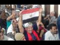 السنطاط يرفع علم مصر مبتسمًا وسط المحتفلين بمولد الدسوقي                                                                                                                                                