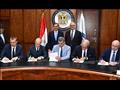 خلال توقيع عقد القرض بين ميدور وتحالف البنوك
