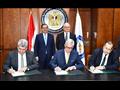 خلال توقيع عقد القرض بين ميدور وتحالف البنوك                                                                                                                                                            