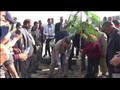 رئيس جامعة المنيا ونائبه يغرسا شجرة (2)                                                                                                                                                                 