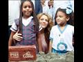 شاكيرا تضع حجر الأساس لمدرسة في كولومبيا (3)                                                                                                                                                            