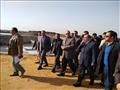 وزير التنمية المحلية ومحافظ الفيوم يتفقدان أعمال تطهير بحيرة قارون (2)