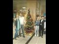 شجرة الكريسماس مع السياح في مطار الأقصر                                                                                                                                                                 