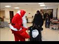 بابا نويل يوزع هدايا الكريسماس على مرضى الأورام بالأقصر (5)                                                                                                                                             