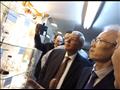 السفير الياباني خلال زيارتة عدد من مصانع الزجاج بمحافظة الدقهلية (4)                                                                                                                                    