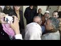 استقبال أقدم سجين بالزغاريد أمام مركز أخميم بسوهاج (3)                                                                                                                                                  