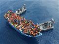 البحرية الليبية تنقذ 172 مهاجرًا أفريقيًا