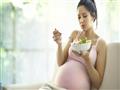 أثناء فترة الحمل.. 6 أطعمة تخلصك من تورم الأطراف  