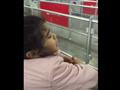  فيديو مؤثر لطفلة تودع والدها في المطار يشعل "السو