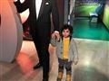 محمود الليثي برفقة نجله في متحف مدام توسو (1)