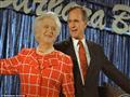 جورج بوش الأب وزوجته