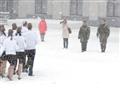 إجبار أطفال روس على السير وسط الثلوج (4)                                                                                                                                                                