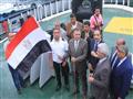 وزير النقل يرفع العلم المصري على أحدث قاطرتين (1)