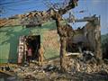 مبنى مدمر في العاصمة الصومالية مقديشو بفعل تفجير س
