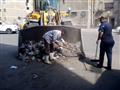 معدات حي الضواحي تشارك العمال أعمال النظافة في بورسعيد                                                                                                                                                  