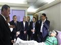 السفير الفلسطيني يزور مصابي قطاع غزة في المستشفيات
