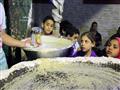 الأطفال يتابعون خطوات صناعة الكنافة البلدي (3)                                                                                                                                                          