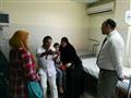 كمال ابو ريه يلتقط الصور مع مرضى الأورام                                                                                                                                                                