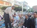 توزيع شيكولاته على المصلين في كفر الشيخ (4)                                                                                                                                                             